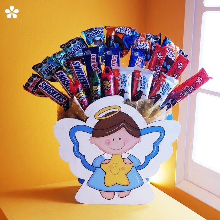 Angelito de la guarda con dulces para regalar