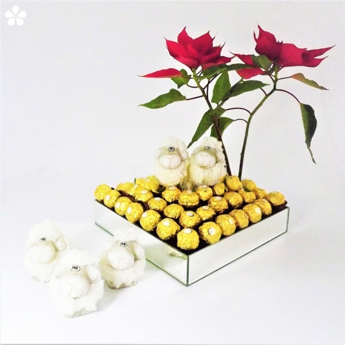Base de espejo con ferrero y nochebuena