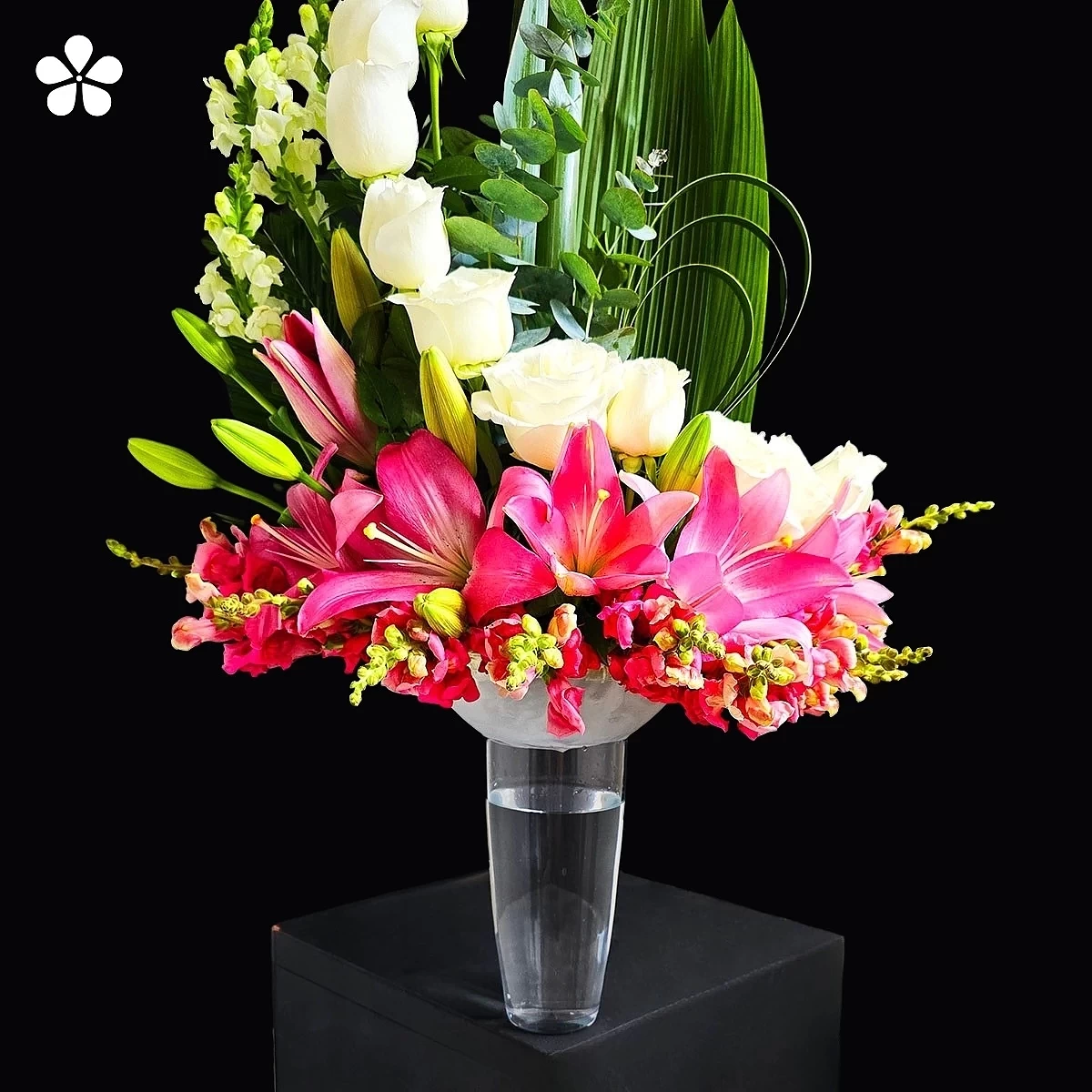 2085.jpg Armonía celeste - rosas blancas y lilis rosadas - Imagen 2